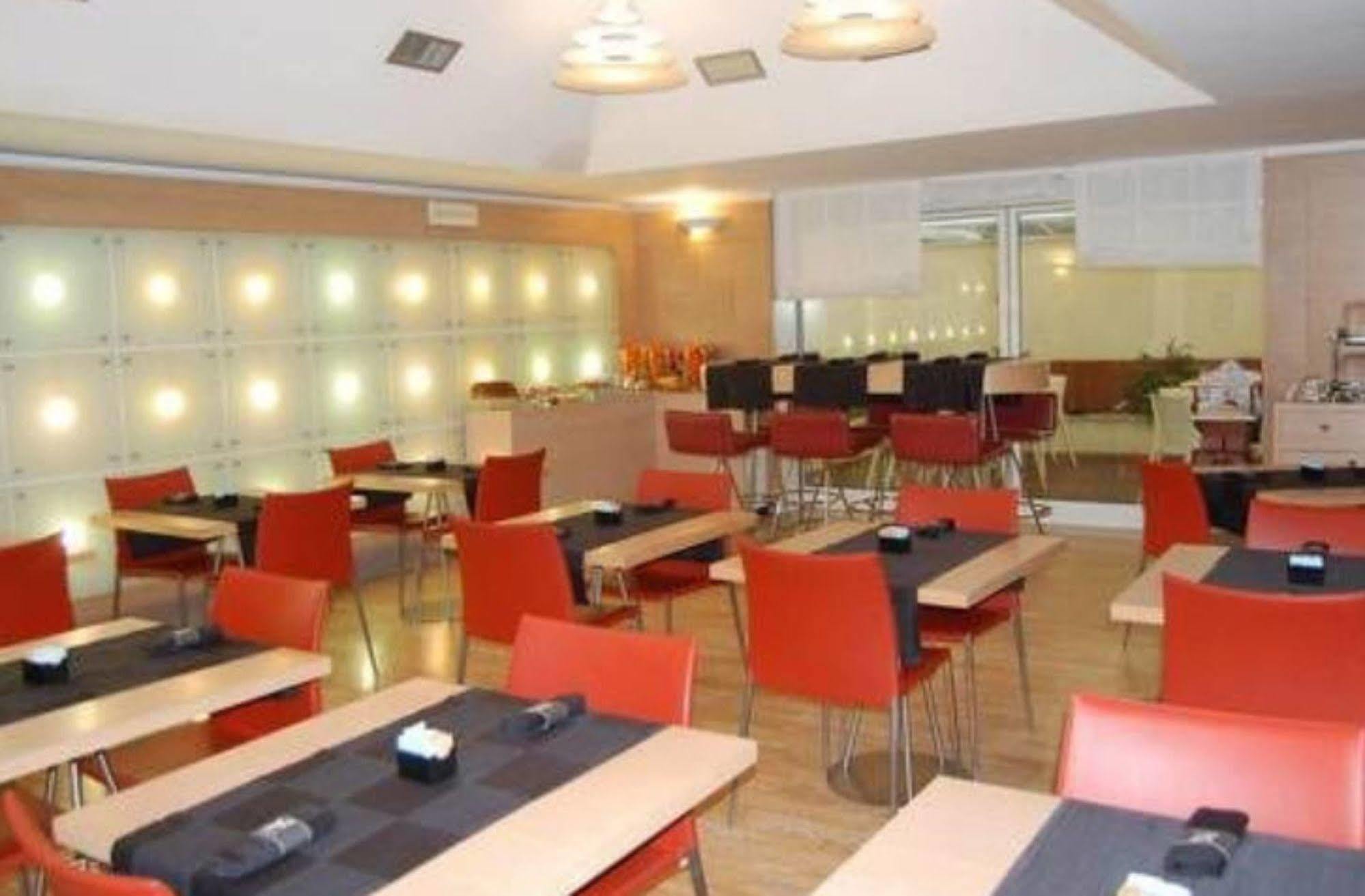 Leonardo Boutique Hotel Rome Termini Esterno foto